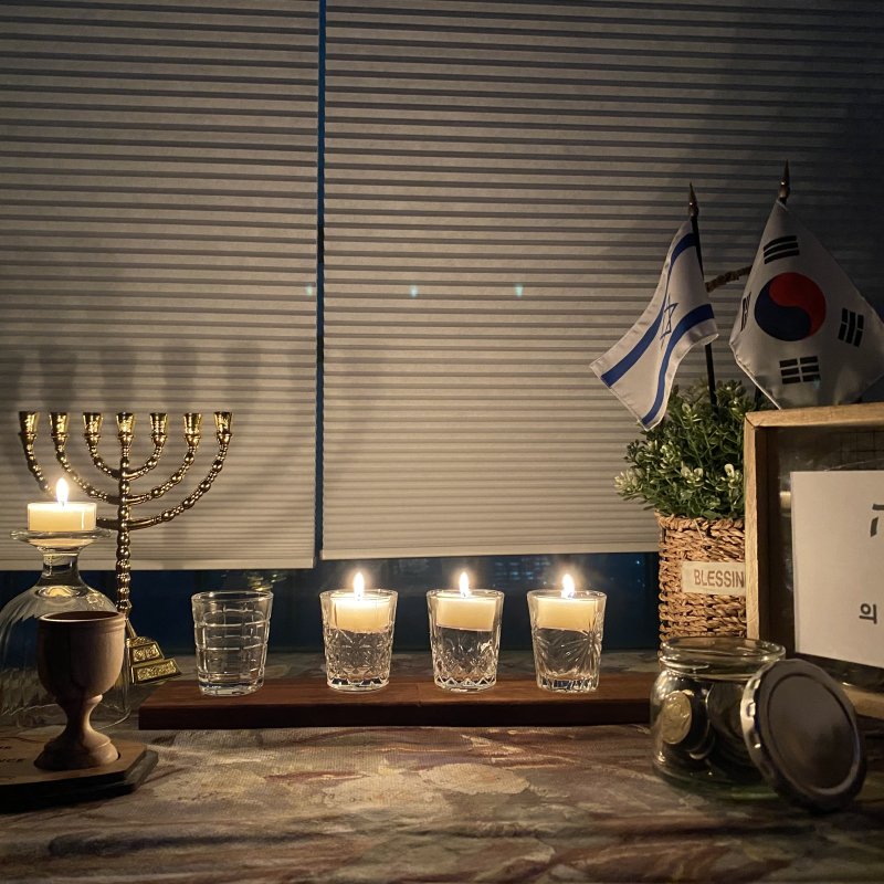 셋째날 촛불을 밝혀요~ 해피 하누카!